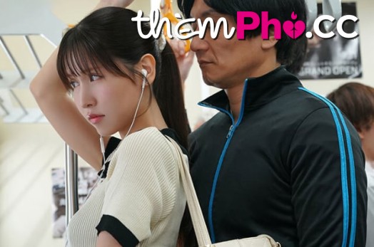 Bị thầy giáo cũ quấy rối tình dục trên tàu điện