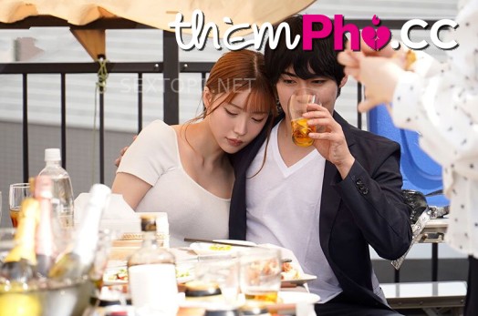 Chị trưởng phòng đã có chồng say lên thì nứng…trong bửa tiệc công ty