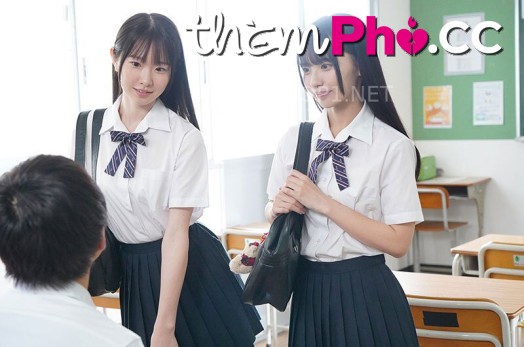 Cậu nam sinh số hưởng được 2 cô bạn thân cùng lớp trải nghiệm tuổi dậy thì
